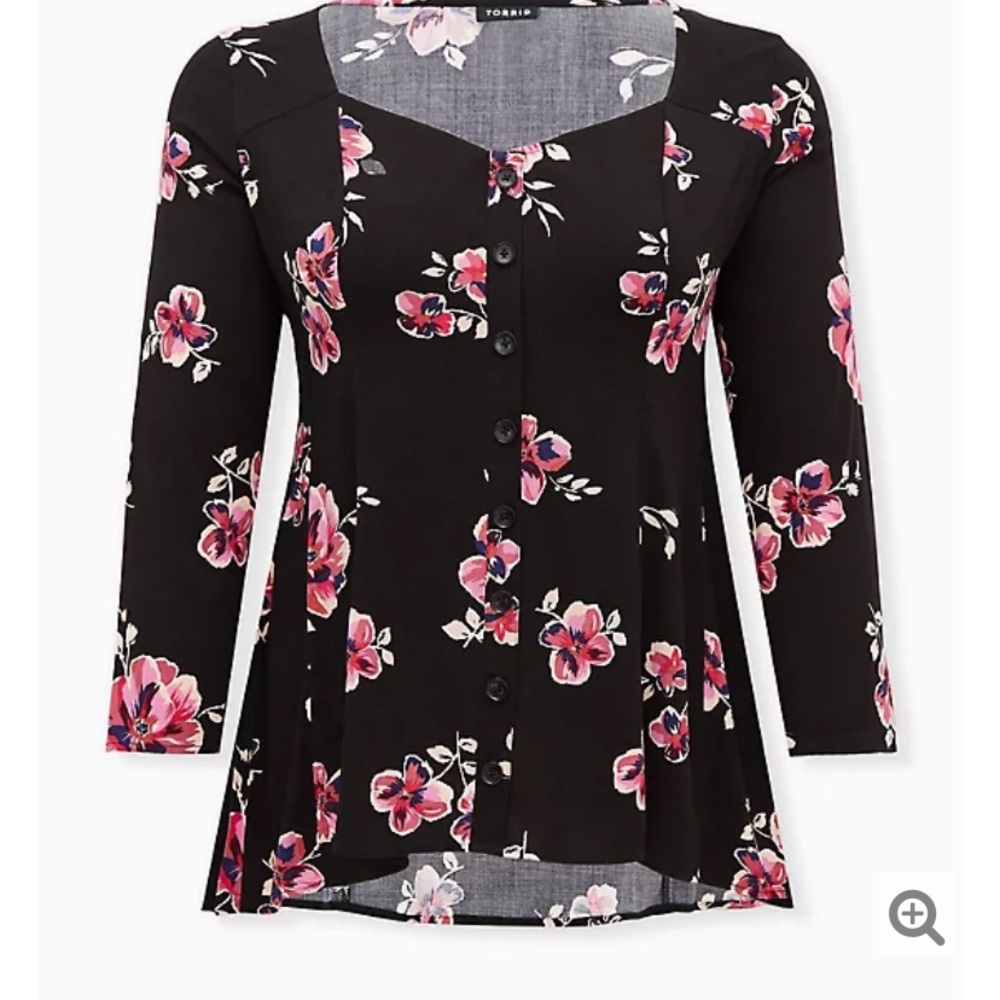 NWT flare floral top 4 torrid